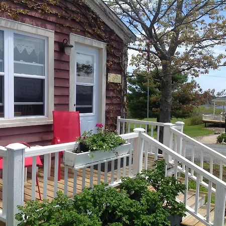 Bayview Pines Country Inn B&B-2
